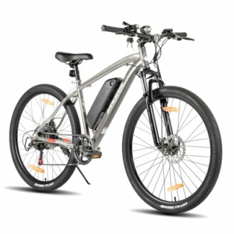 Zilveren elektrische mountainbike met dikke banden