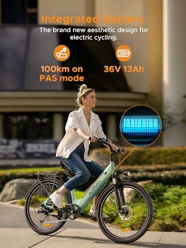 Vrouw op elektrische fiets met geïntegreerde batterij.